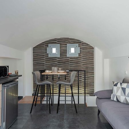 Blackstone Luxury Suites Emporio  外观 照片